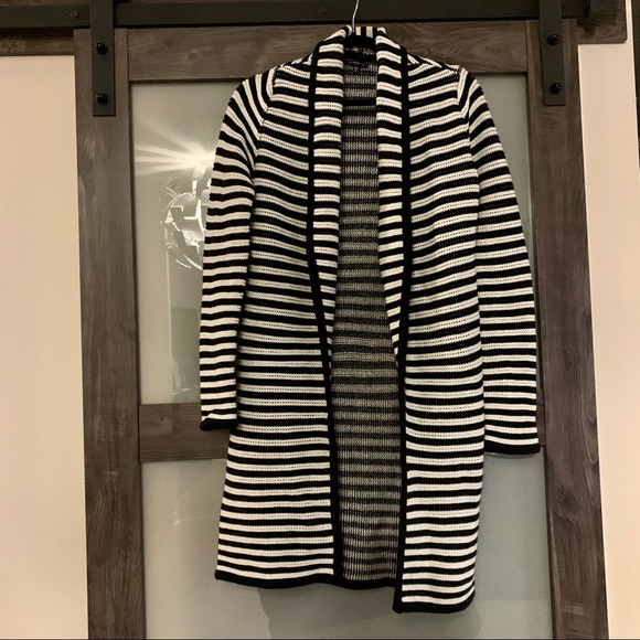 Dynamite Black and White Sweater - Picture 1 of 4